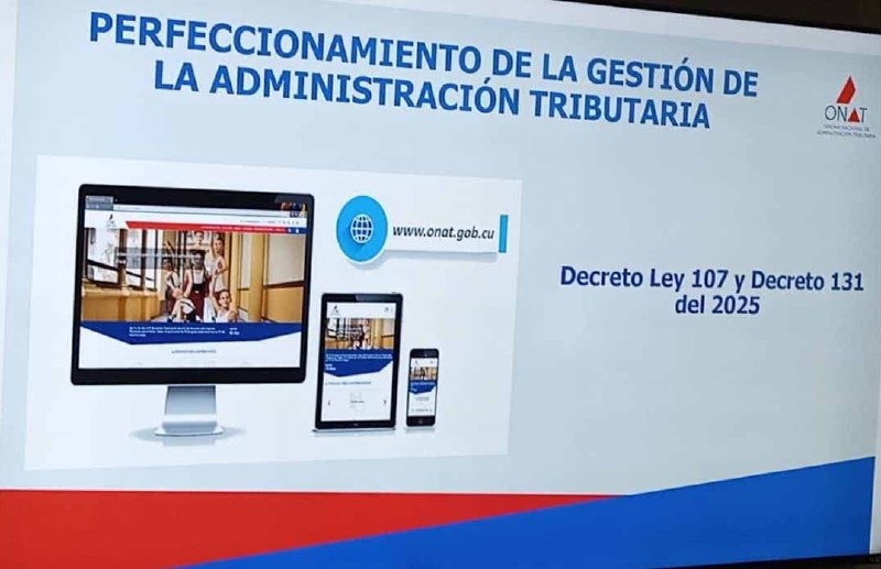 Estas nuevas regulaciones representan un avance significativo en el perfeccionamiento de la gestión fiscal en el país, con el objetivo de mejorar la eficiencia y transparencia del sistema tributario. El Decreto-Ley 107 establece un marco legal más robusto para la administración de los tributos, introduciendo medidas que buscan simplificar los procesos fiscales y facilitar el cumplimiento por parte de los contribuyentes. Entre las principales novedades se encuentran la actualización de las obligaciones tributarias, así como la implementación de mecanismos que promueven la equidad y justicia en la carga fiscal. Por su parte, el Decreto 131 complementa estas disposiciones al detallar procedimientos específicos que deben seguir tanto los contribuyentes como las autoridades fiscales. Este decreto también incluye normativas sobre la fiscalización y el control tributario, fortaleciendo así las herramientas de supervisión y asegurando un mayor cumplimiento de las obligaciones fiscales. Una de las medidas más destacadas es la resolución complementaria que establece el uso obligatorio del Número de Identificación Tributaria (NIT) para todos los contribuyentes. Este número será fundamental para la identificación y registro de los contribuyentes en el sistema tributario, facilitando así la gestión administrativa y el seguimiento de las obligaciones fiscales. La entrada en vigor de estas disposiciones está programada para principios de enero de 2024, lo que permitirá a los contribuyentes adaptarse a los nuevos requerimientos. Con estas reformas, el gobierno cubano busca no solo optimizar la recaudación fiscal, sino también fomentar una cultura tributaria más responsable entre los ciudadanos. Se espera que estas medidas contribuyan a una mayor transparencia en la gestión pública y a un uso más eficiente de los recursos del Estado, en línea con los objetivos de desarrollo sostenible del país.