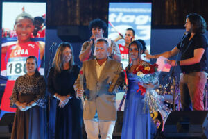 La Gala de premiación a los mejores atletas de Cuba en este 2025 convirtió el Coliseo de la Ciudad Deportiva en una verdadera fiesta este martes.