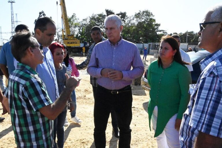 En La Habana, se está construyendo un sistema de acumulación de energía con baterías en la salida de la subestación Cotorro 220.