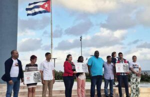 En un emotivo acto provincial que tuvo lugar este martes en la Tribuna Antiimperialista José Martí los capitalinos reafirmaron su compromiso con la defensa y continuidad de la Revolución y el socialismo en Cuba.
