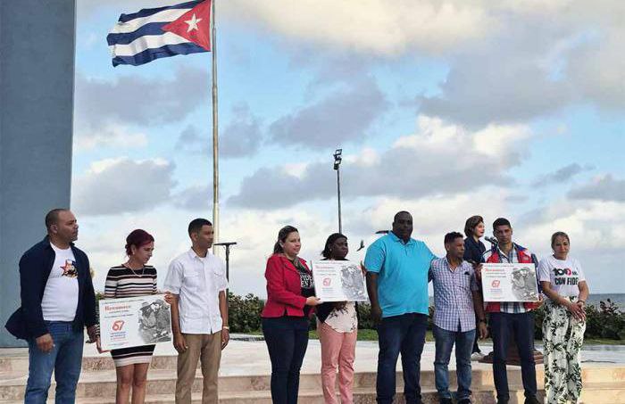 En un emotivo acto provincial que tuvo lugar este martes en la Tribuna Antiimperialista José Martí los capitalinos reafirmaron su compromiso con la defensa y continuidad de la Revolución y el socialismo en Cuba.