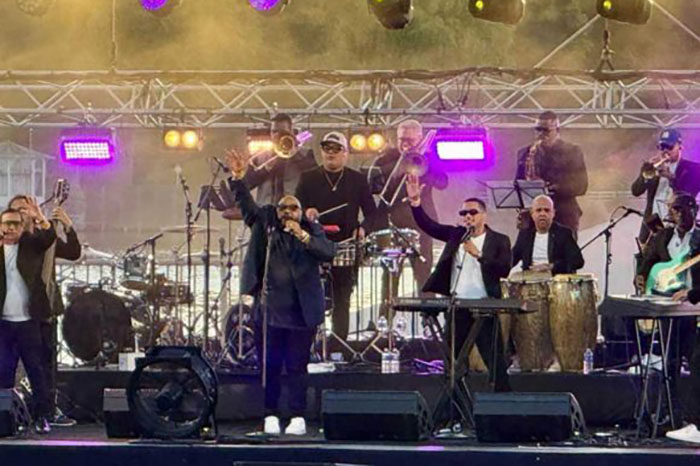 Evento vibrante y lleno de energía que rindió homenaje a un momento crucial en la historia del país