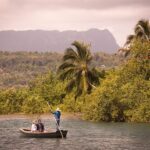 El viajero se siente transportado a un lugar donde la naturaleza y la historia se entrelazan en una danza perfecta