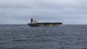 Las fuerzas de EE.UU. realizaron este miércoles un operativo para abordar al tanquero ruso 'Marinera' mientras navegaba por el Atlántico Norte.