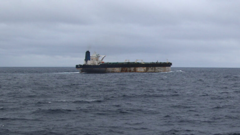 Las fuerzas de EE.UU. realizaron este miércoles un operativo para abordar al tanquero ruso 'Marinera' mientras navegaba por el Atlántico Norte.