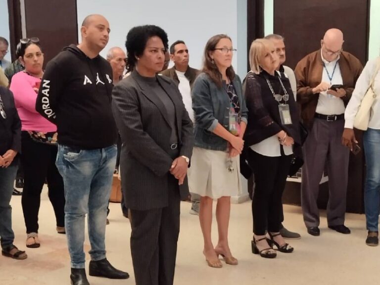 Los bancarios de la Isla en sintonía con su historial de compromiso y ética revolucionaria se sumaron así al llamado del gobierno y pueblo cubanos