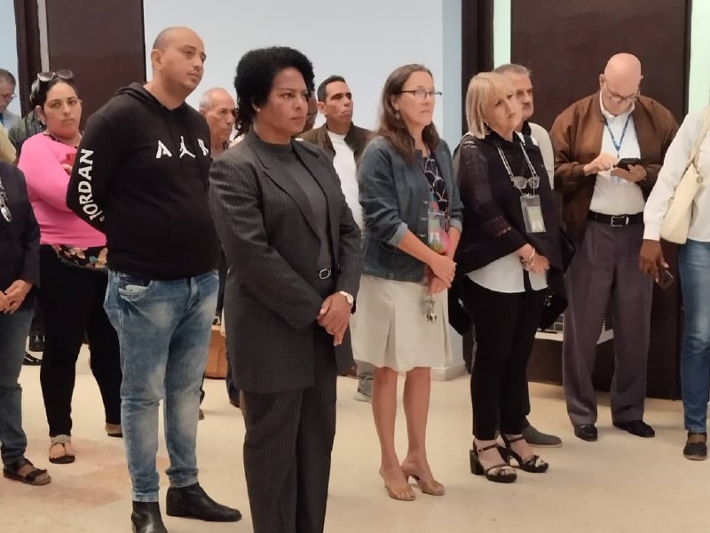 Los bancarios de la Isla en sintonía con su historial de compromiso y ética revolucionaria se sumaron así al llamado del gobierno y pueblo cubanos